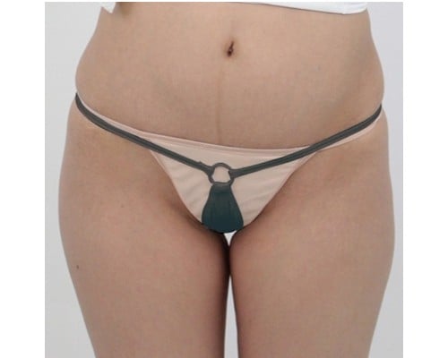 Glossy G-String with Ring Black