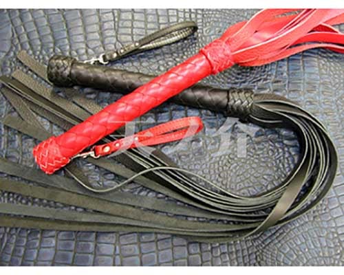 Tennosuke 12-Strand Leather Flogger DX
