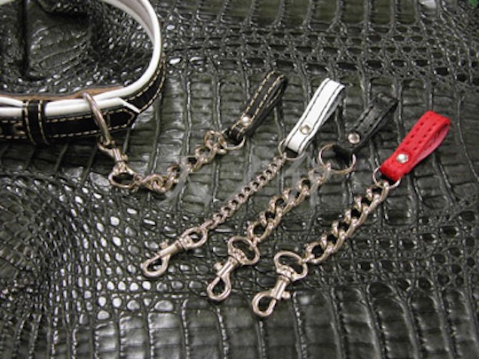 Mini BDSM Chain Leash - Leather and metal bondage lead - Kanojo Toys