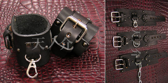 Bondage Leather Cuff Restraints - Leather handcuffs by tennosuke - Kanojo Toys