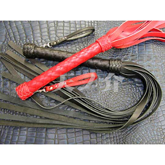 Tennosuke 12-Strand Leather Flogger DX - Braided handle BDSM whip - Kanojo Toys